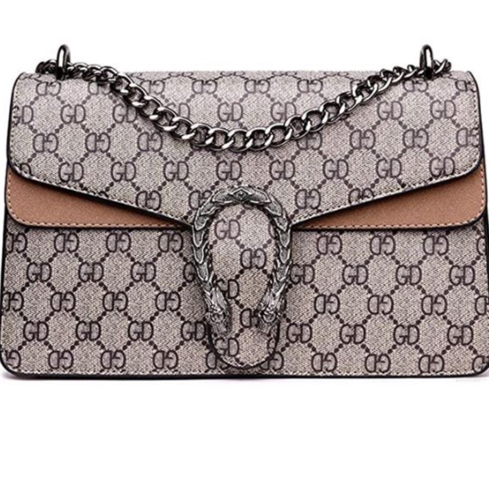 Gorgeous ⭐️NEW⭐️ structured shoulder/crossbody bag